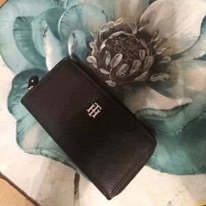 Tommy Hilfiger Black wallet